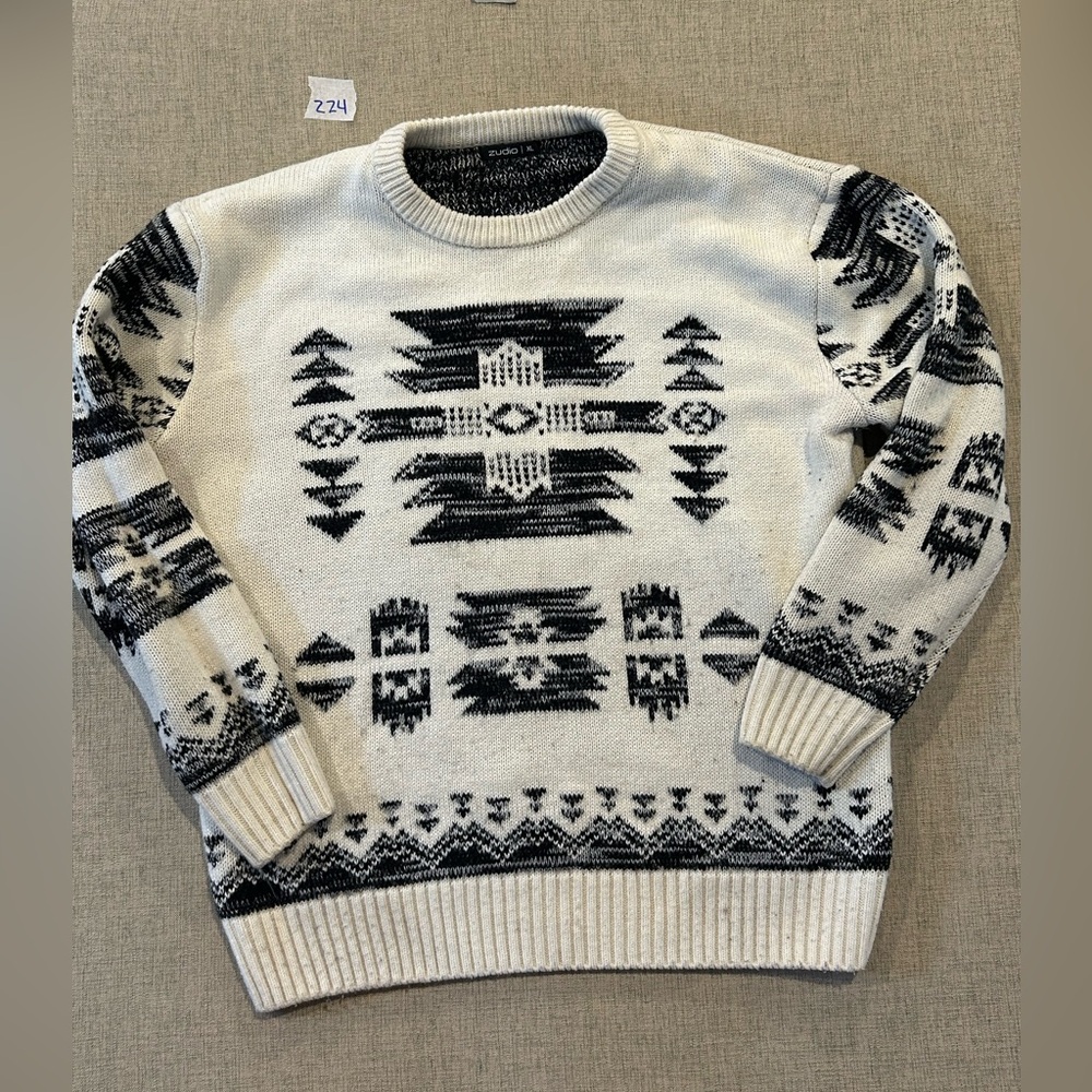 Geometric Pattern Crewneck Sweater - Black and Cream